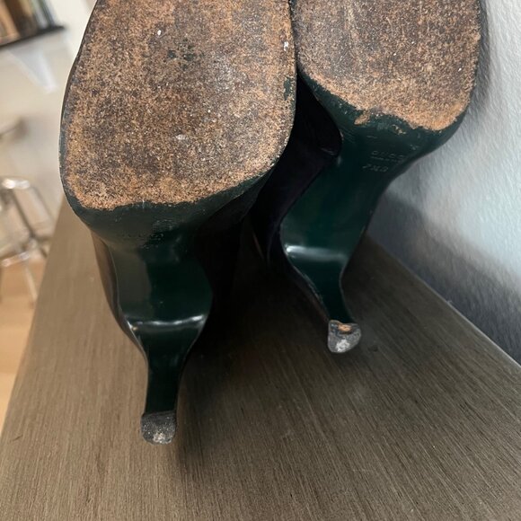 Gucci Black Leather Knee-High Boots with Gold Buckle – Size 7.5B - Picture 4 of 13